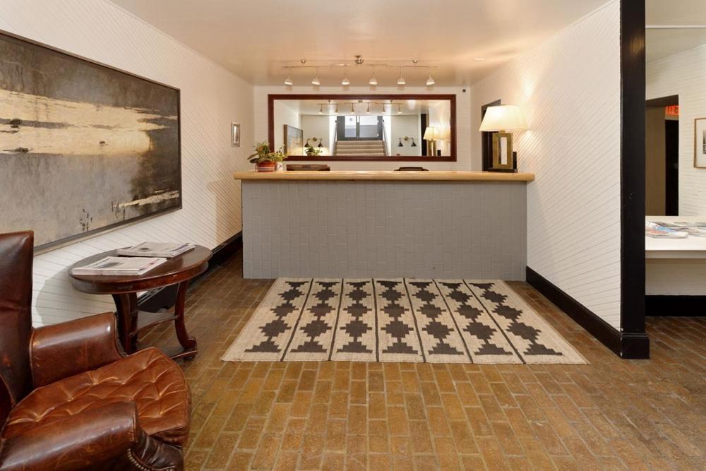 Independence Square 213, Spacious Hotel Room With 2 Queen Beds, Wet Bar, And Sitting Area 阿斯彭 外观 照片