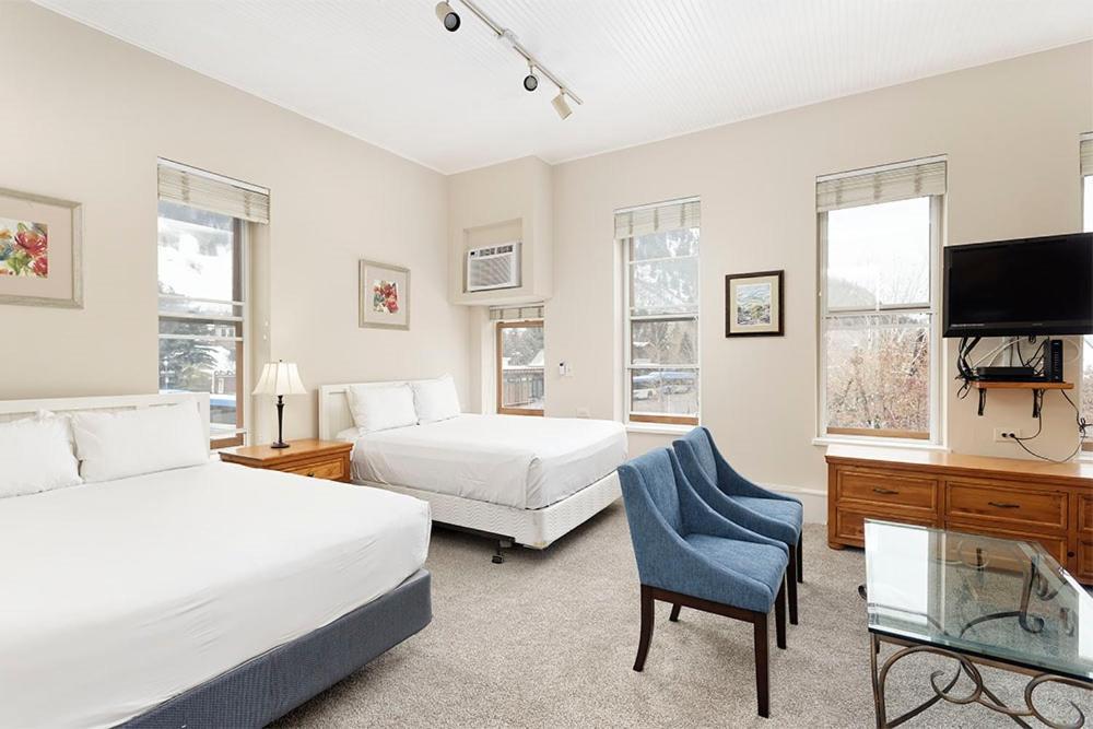Independence Square 213, Spacious Hotel Room With 2 Queen Beds, Wet Bar, And Sitting Area 阿斯彭 外观 照片